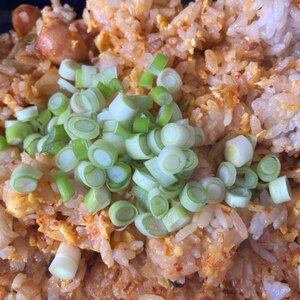 あまり物と冷ご飯で　キムチチャーハン